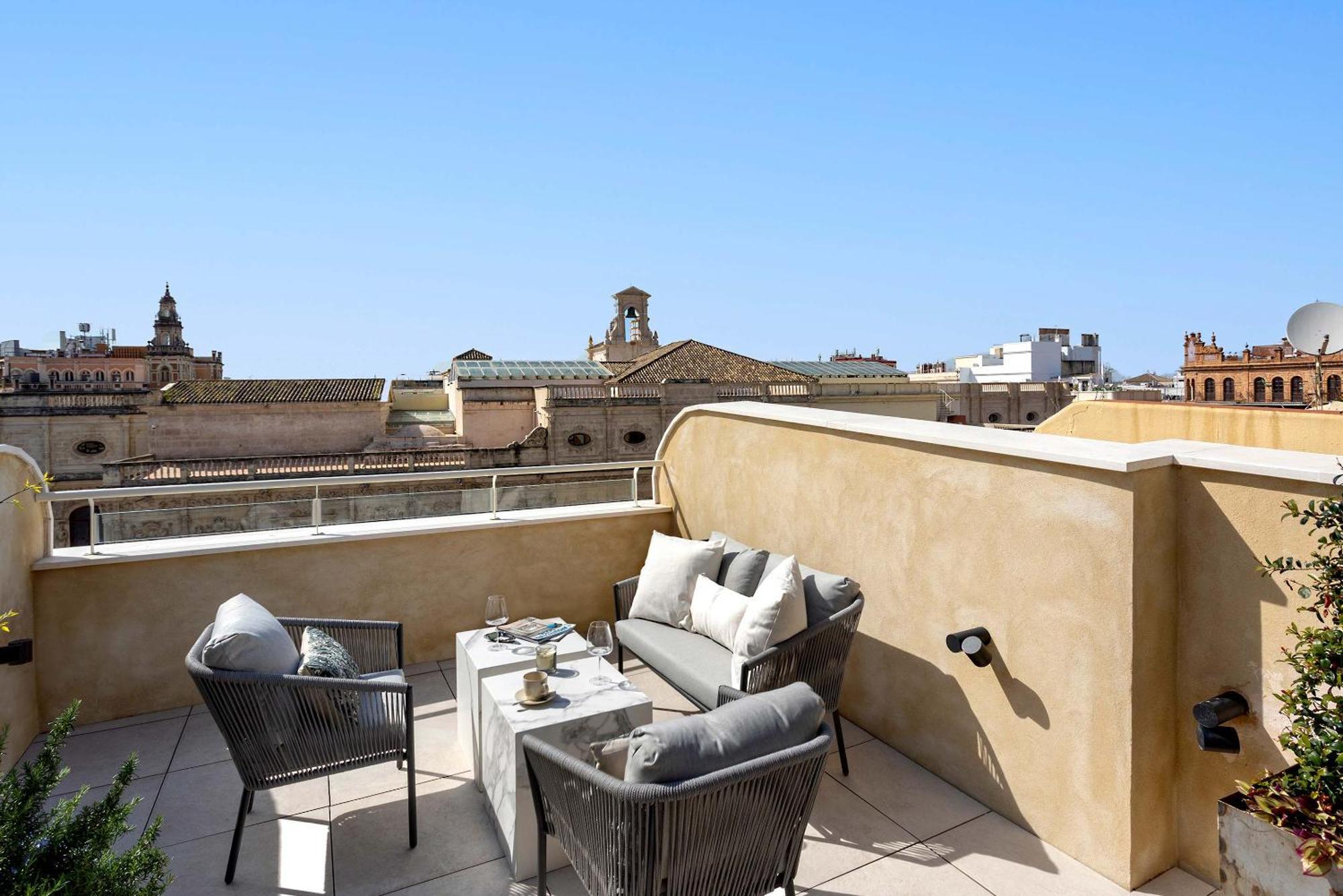 Genteel Home San Francisco Suites Seville Exterior photo